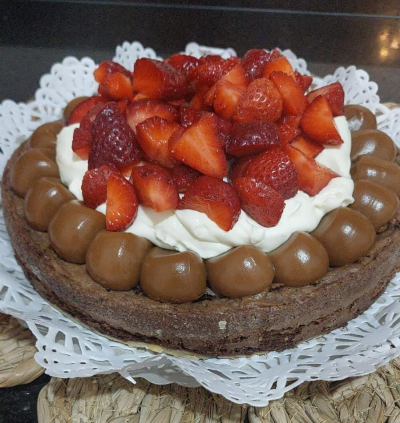 BROWNIE CON FRUTILLAS